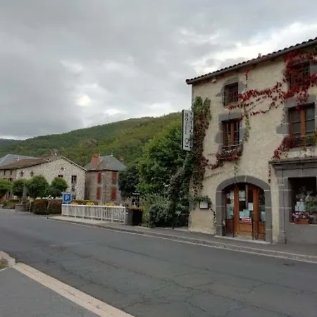 Des Voyageurs 3* Ferrières-Saint-Mary