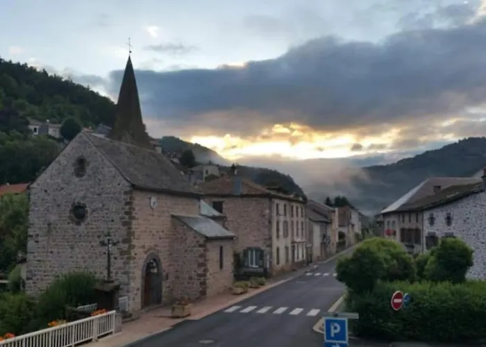 Hotel Des Voyageurs Ferrières-Saint-Mary